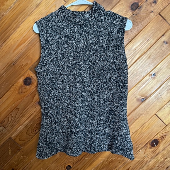 St. John Black Ribbed Sleeveless Top Size 10 - Picture 1 of 4